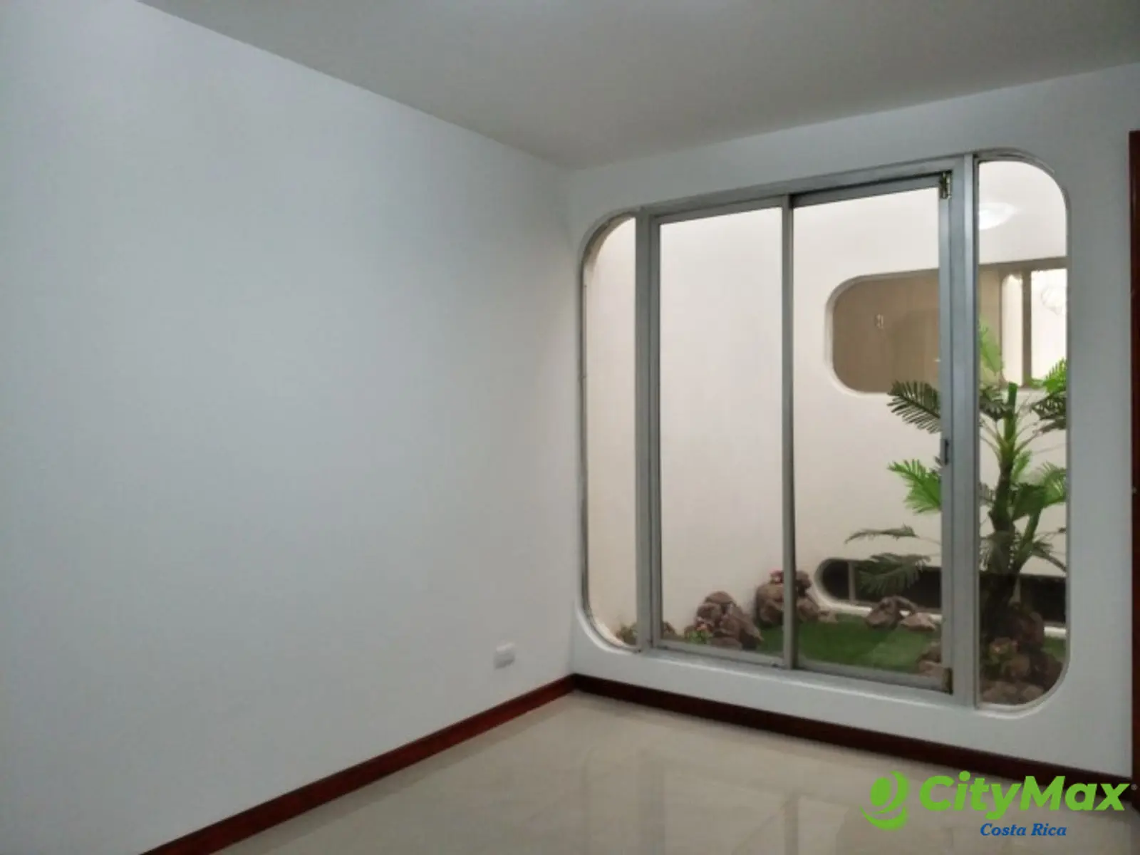 Casa en venta en Rohrmoser San José CR con piscina - foto 3