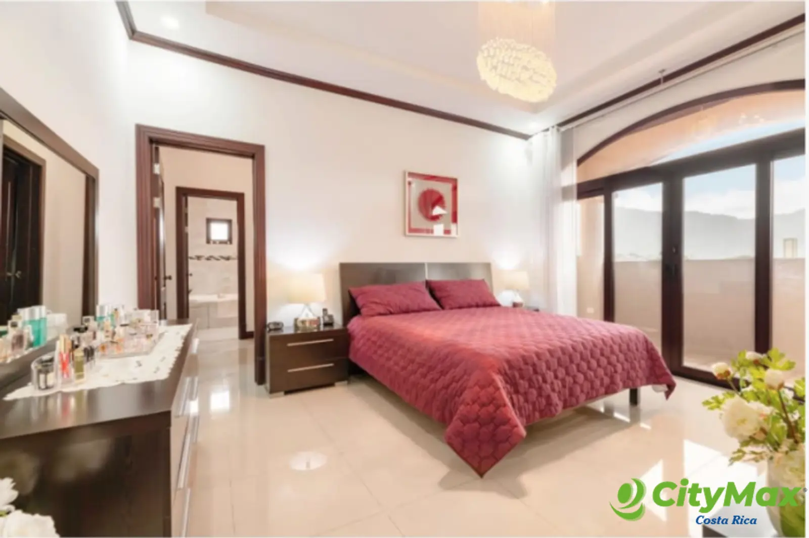 Casa de Lujo en Condominio Roble Sabana - Habitación principal