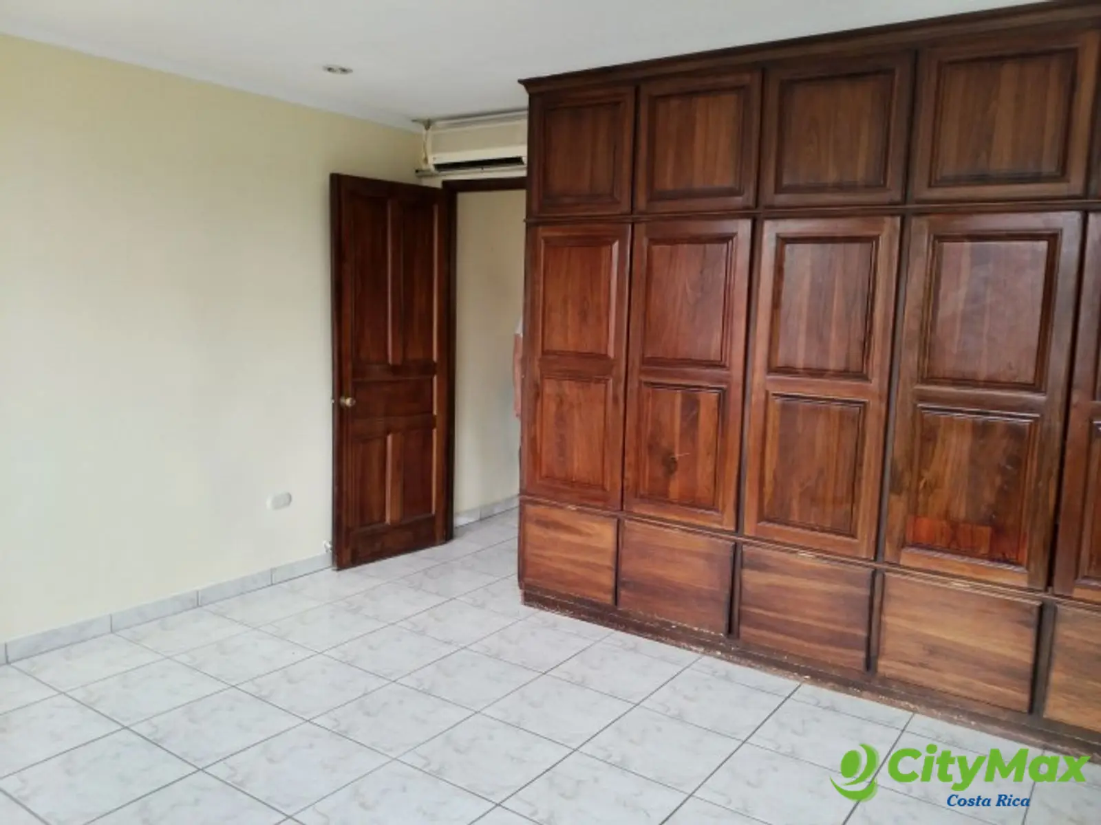 Hermosa Casa en Venta Urbanizacion La Trinidad Alajuela - foto 7