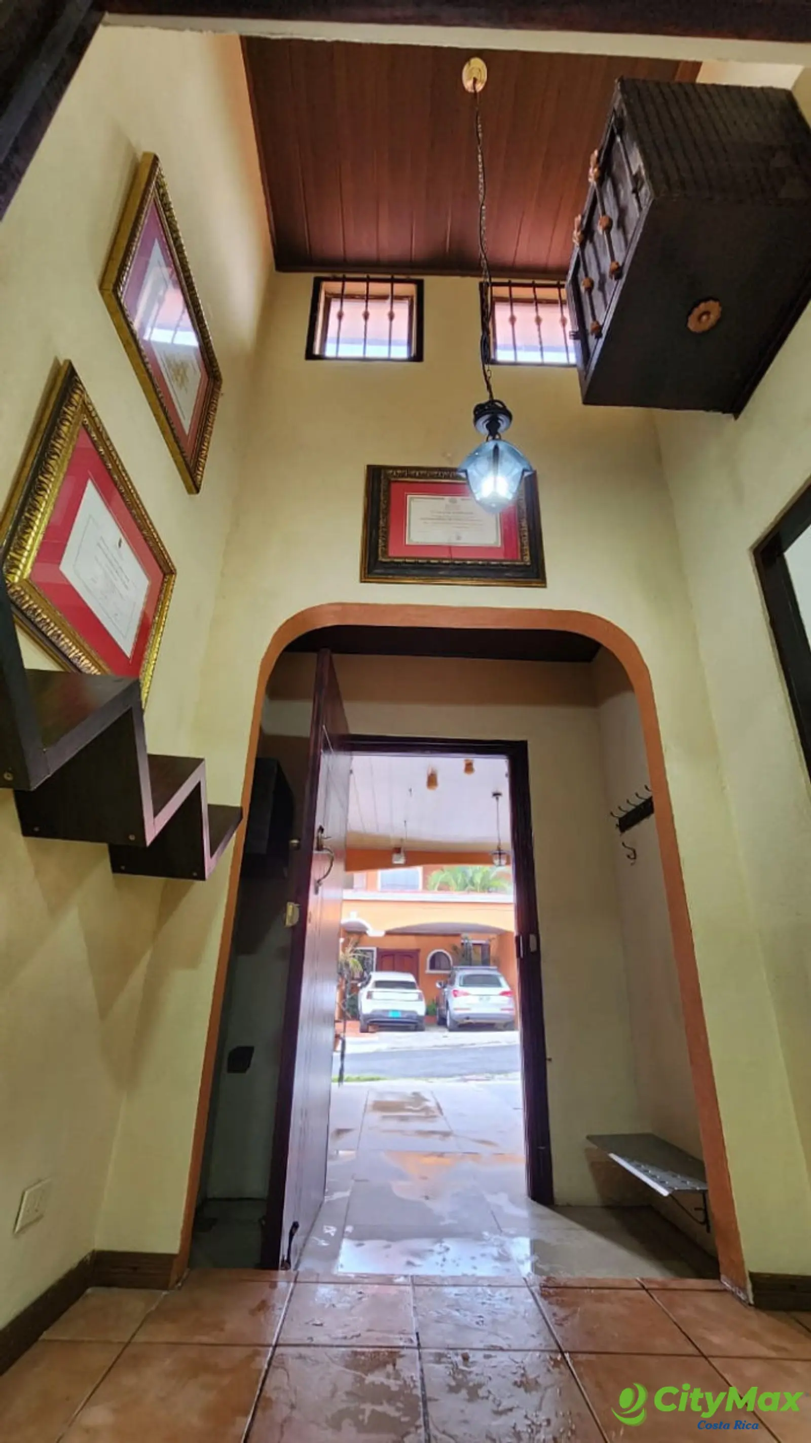 Espectacular Casa en Venta en Mercedes Norte de Heredia - foto 2