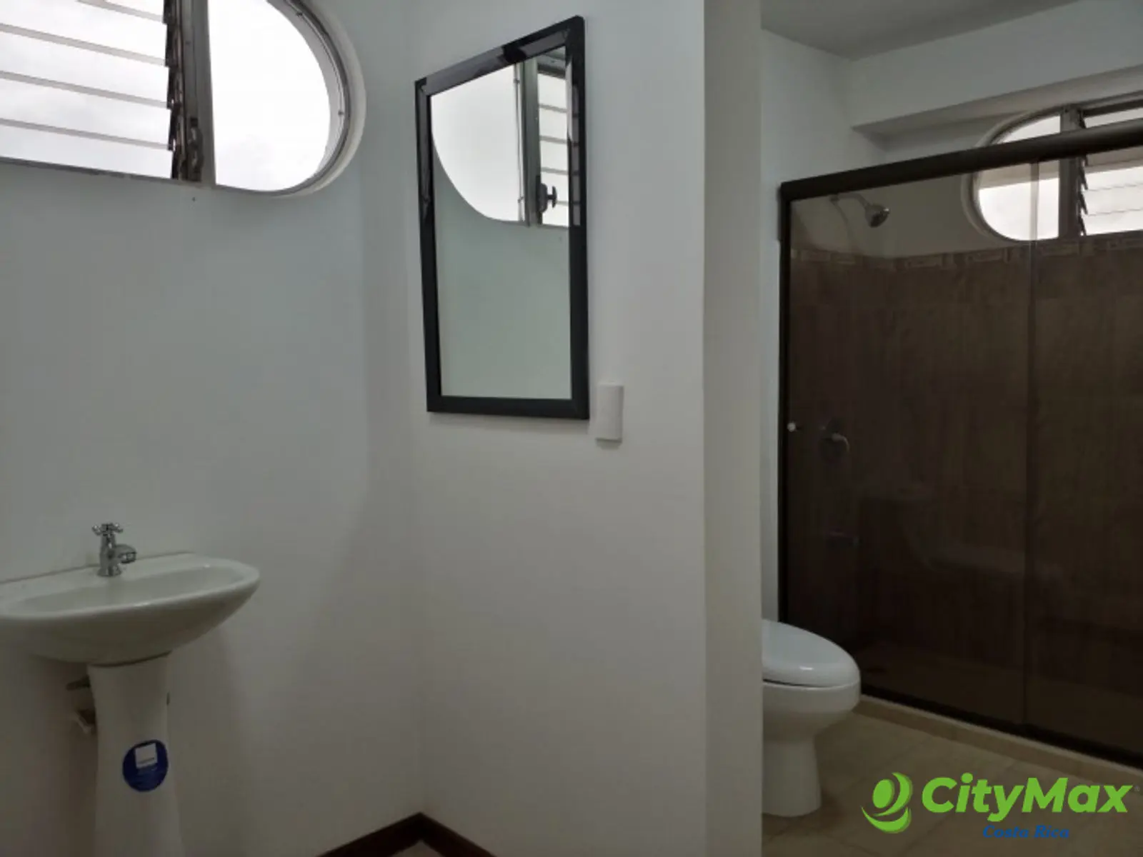 Casa en venta en Rohrmoser San José CR con piscina - foto 17