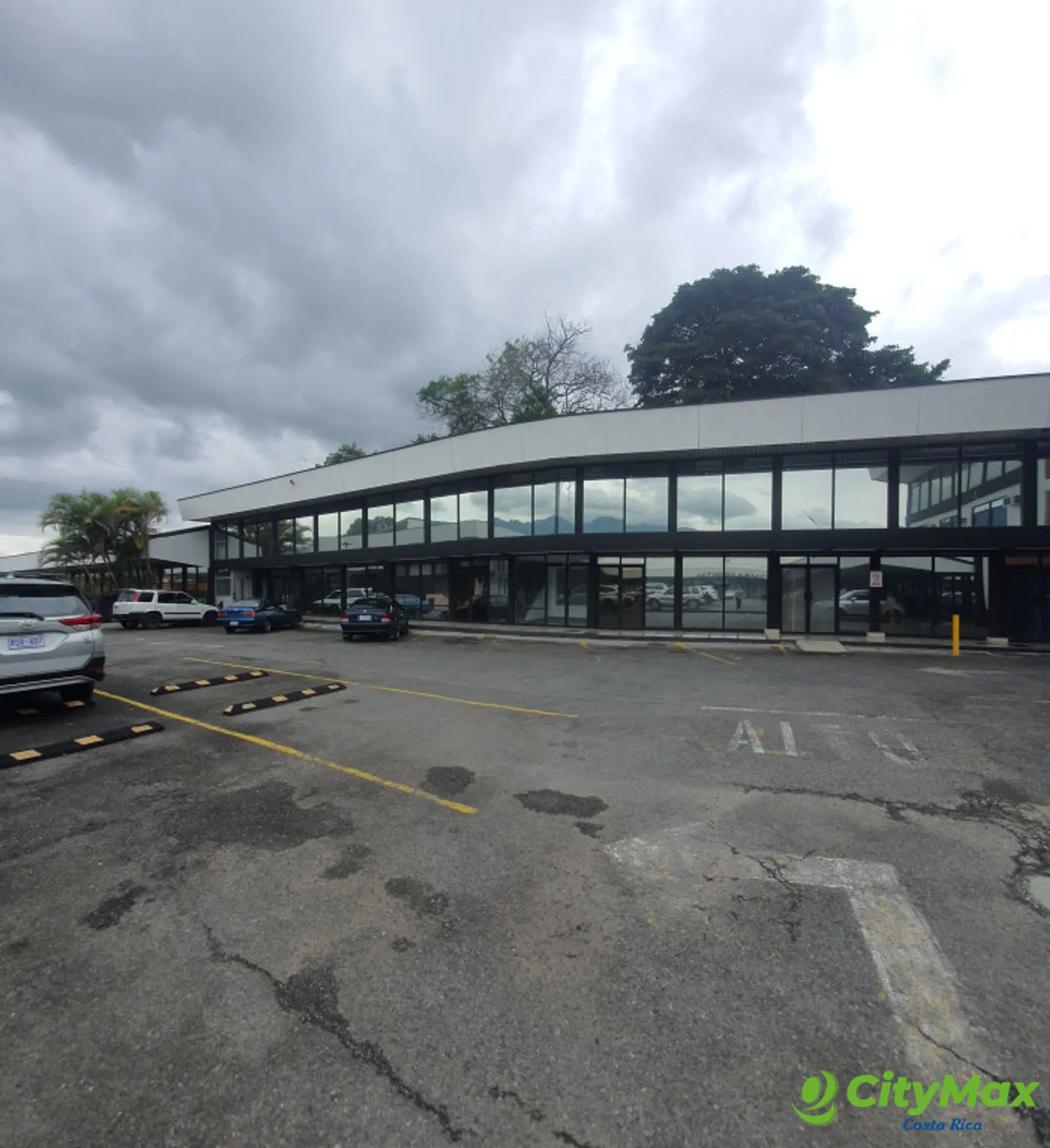 Oficina Comercial en Alquiler en CC sabana Sur San José - foto 2