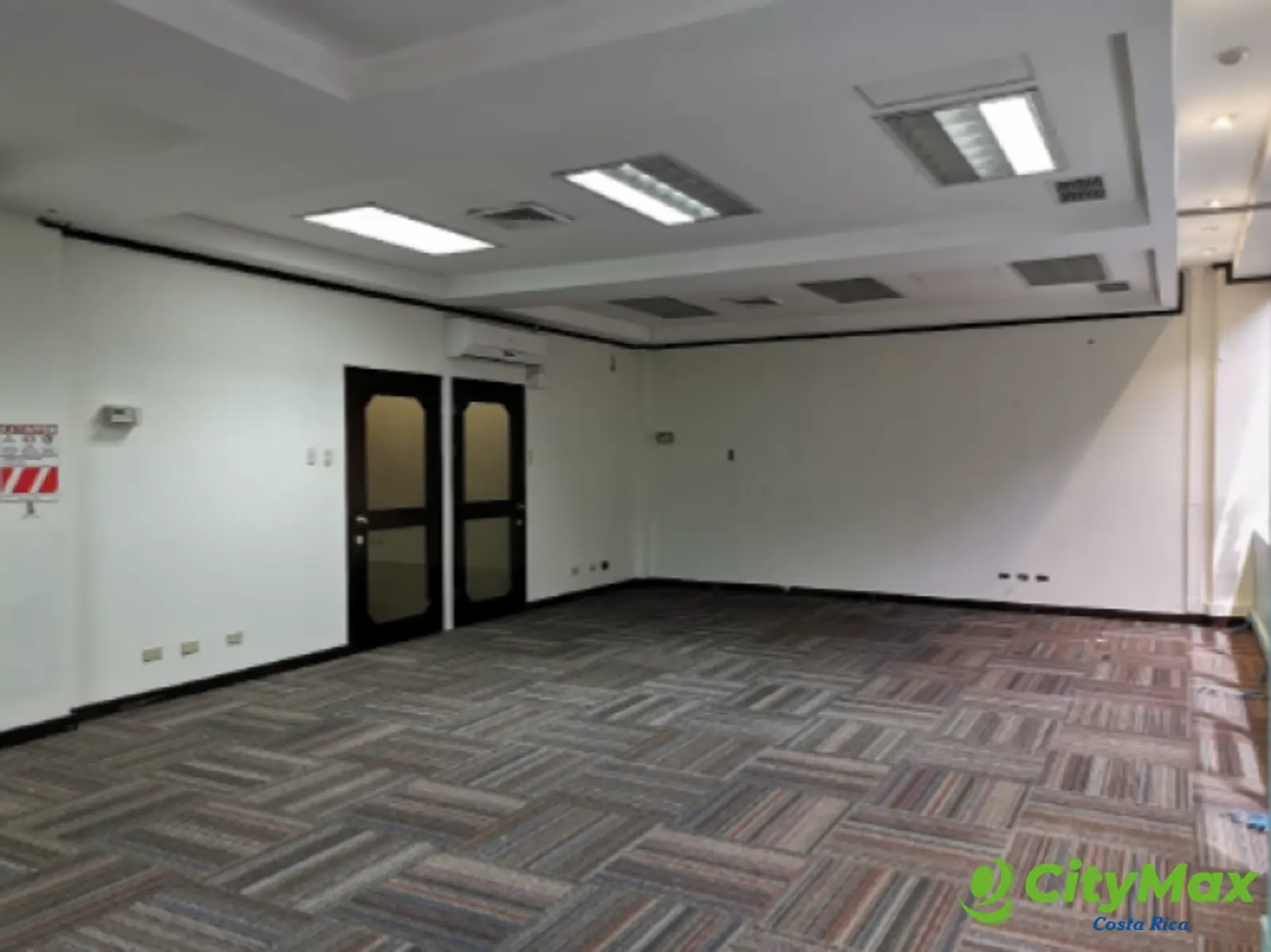 Oficinas en Alquiler con 1,056 m² en Barreal Heredia - foto 25