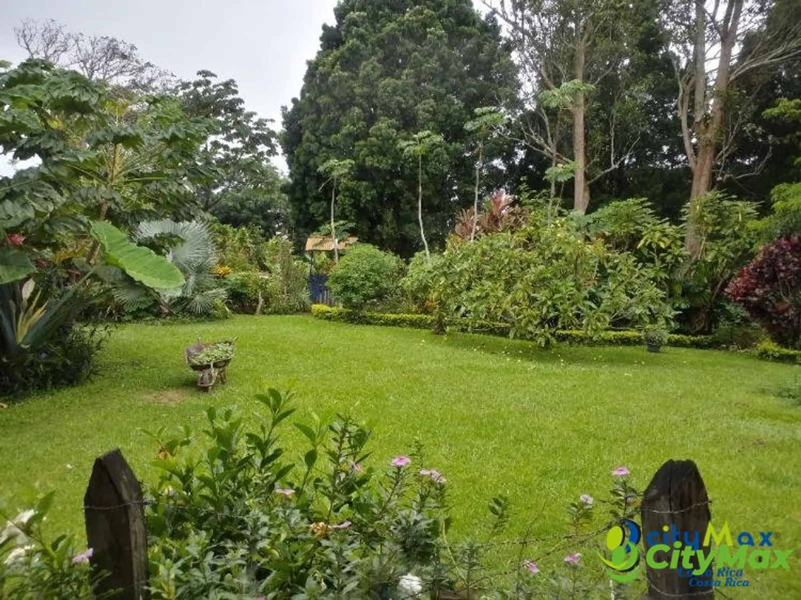 Terreno con Casa en Venta en Santa Rosa, Santo Domingo  - foto 2