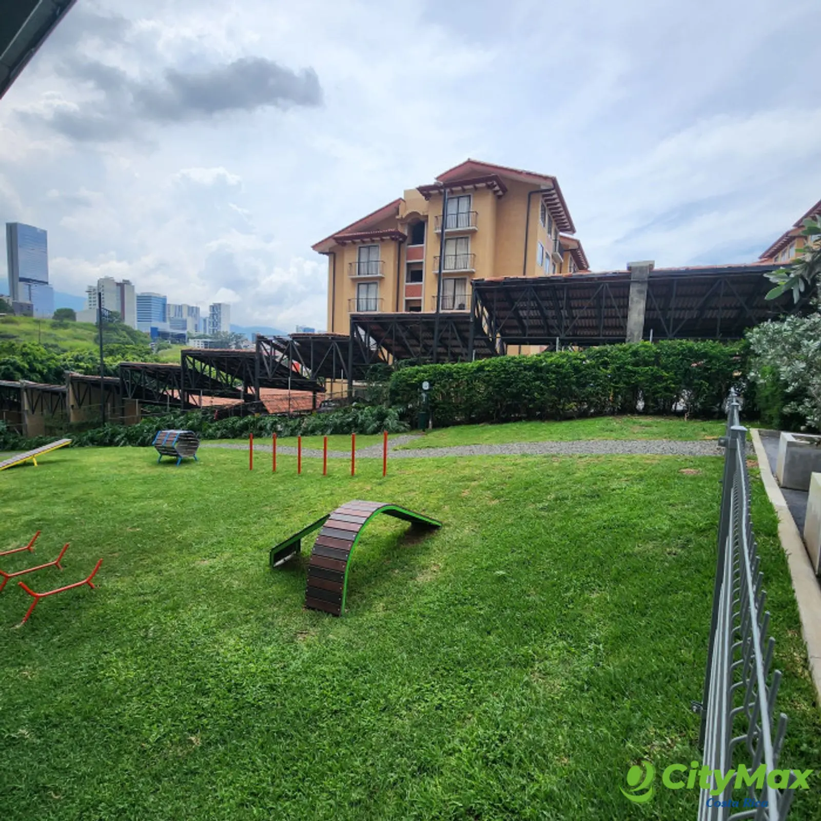 Apartamento en Alquiler en Torre en la Uruca San José - foto 3