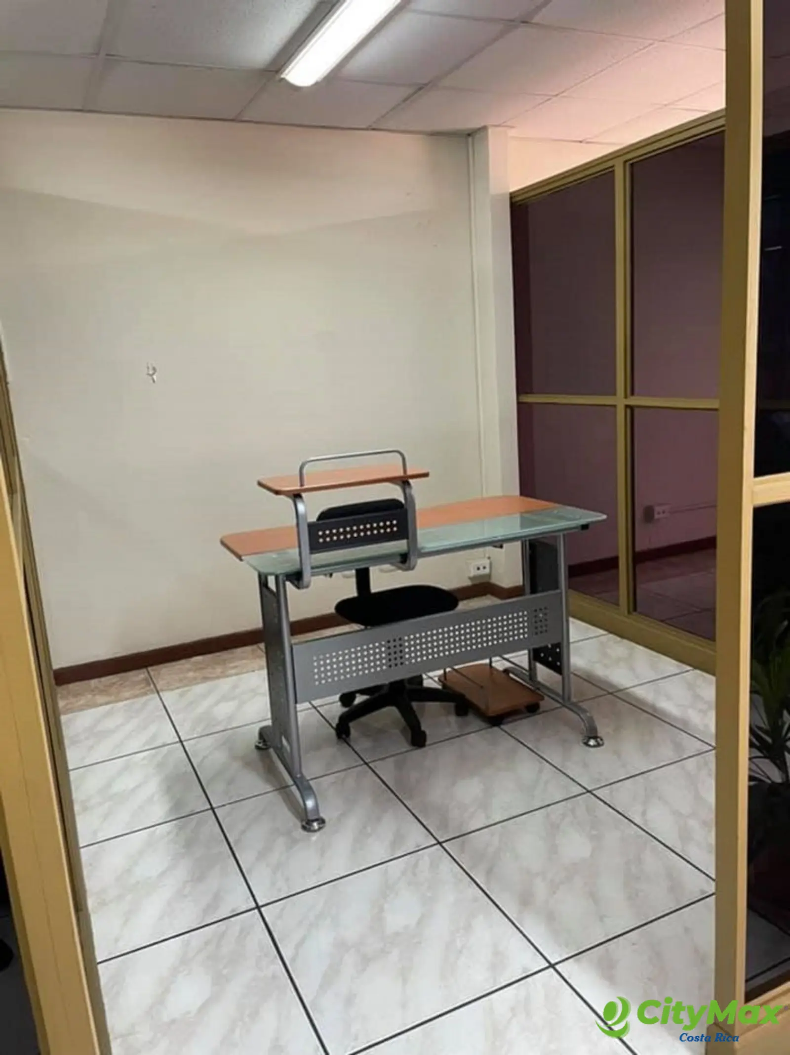 Oficina en Alquiler en Moderno Oficentro en Moravia - foto 3