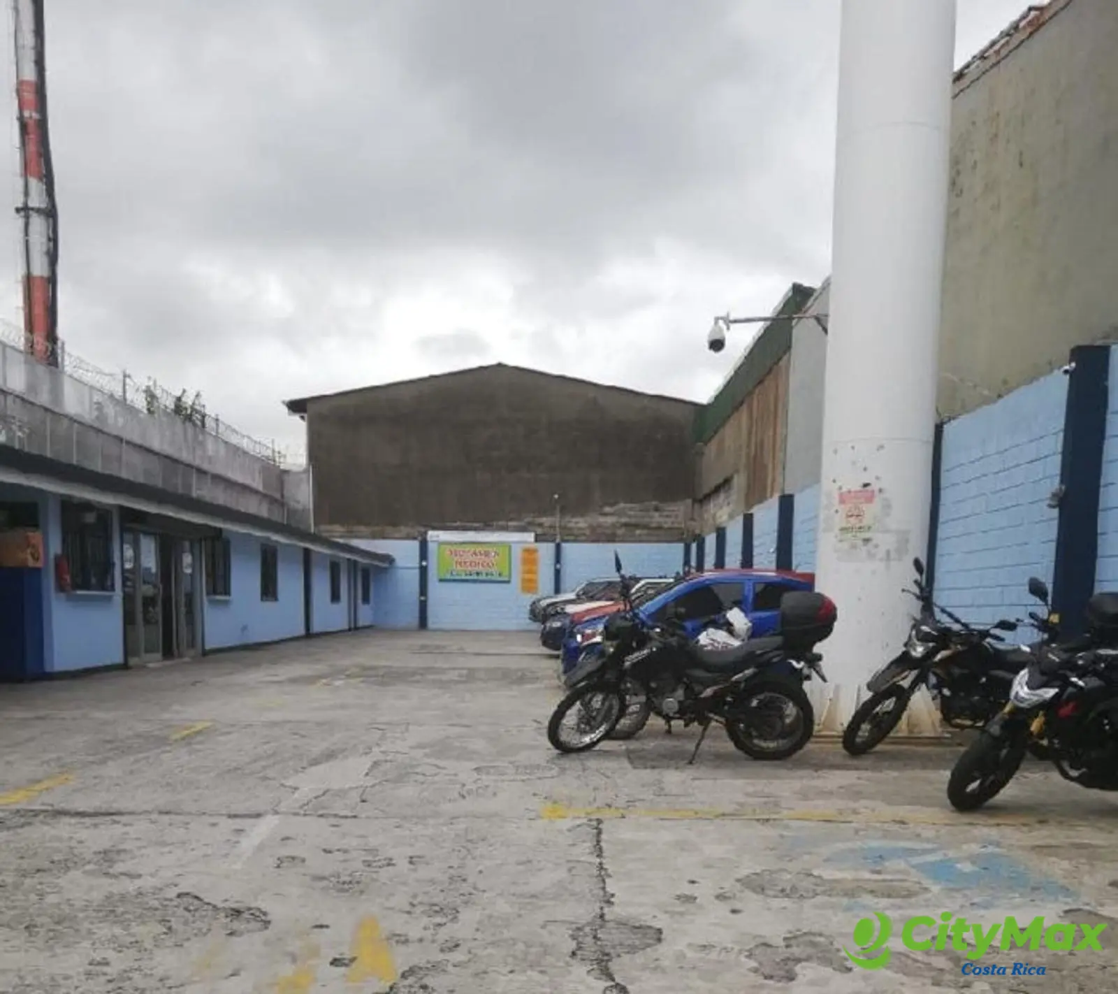 Amplio Local Comercial en Venta en la Uruca. - foto 4