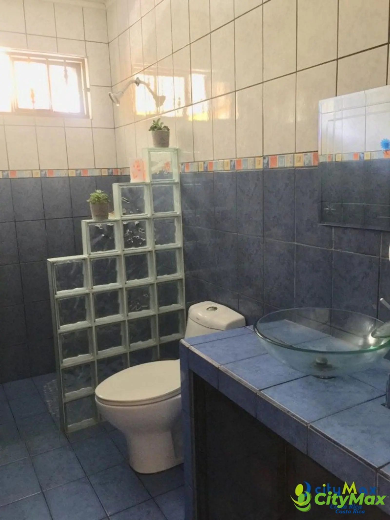 Se Vende casa de 760m2 de terreno ubicada en Esparza. - foto 9