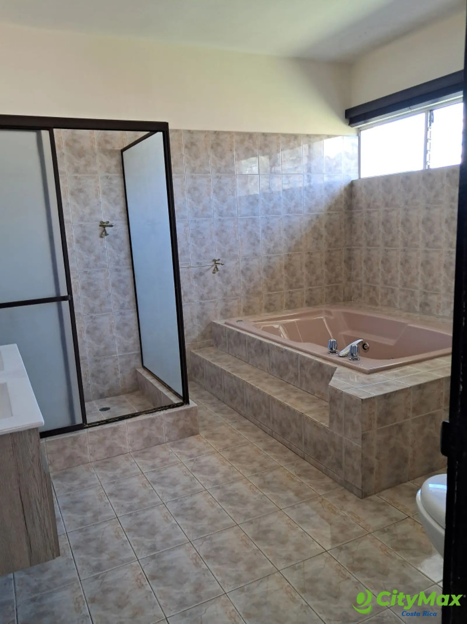 Hermosa casa quinta en venta en ciudad colón - foto 8