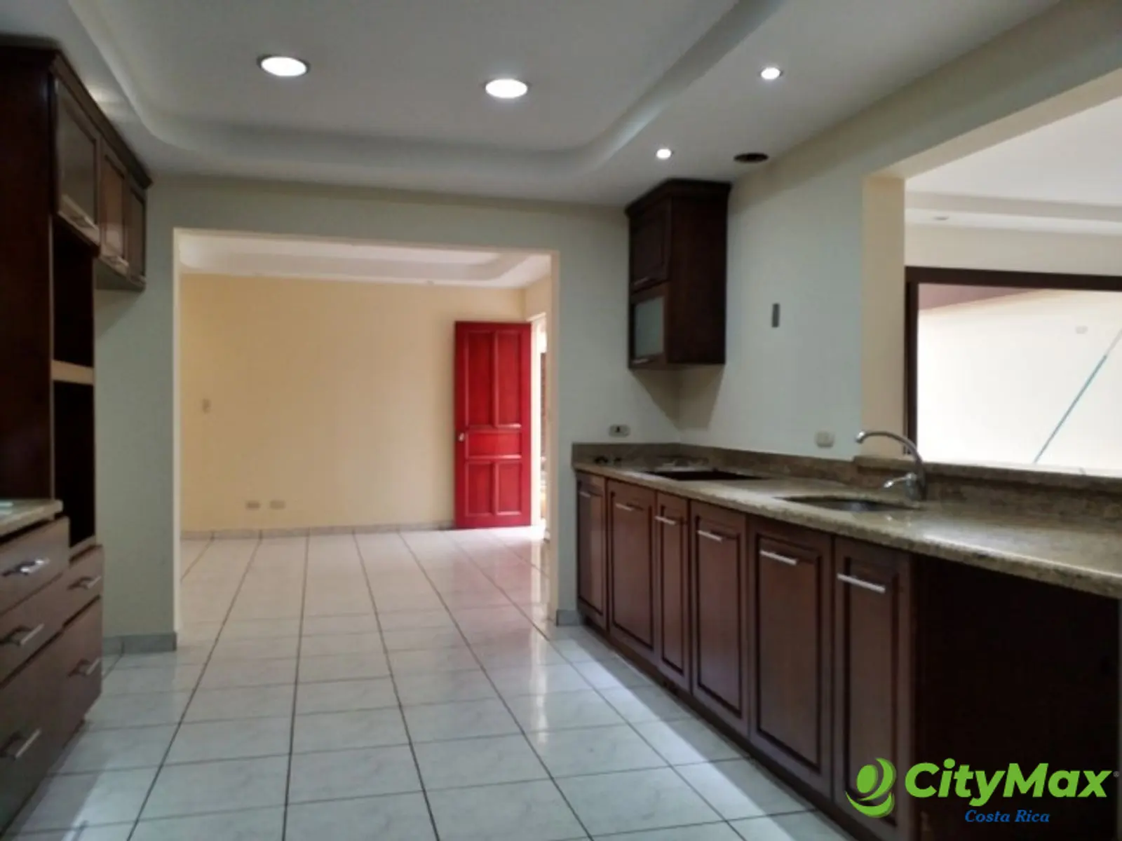 Hermosa Casa en Venta Urbanizacion La Trinidad Alajuela - foto 2