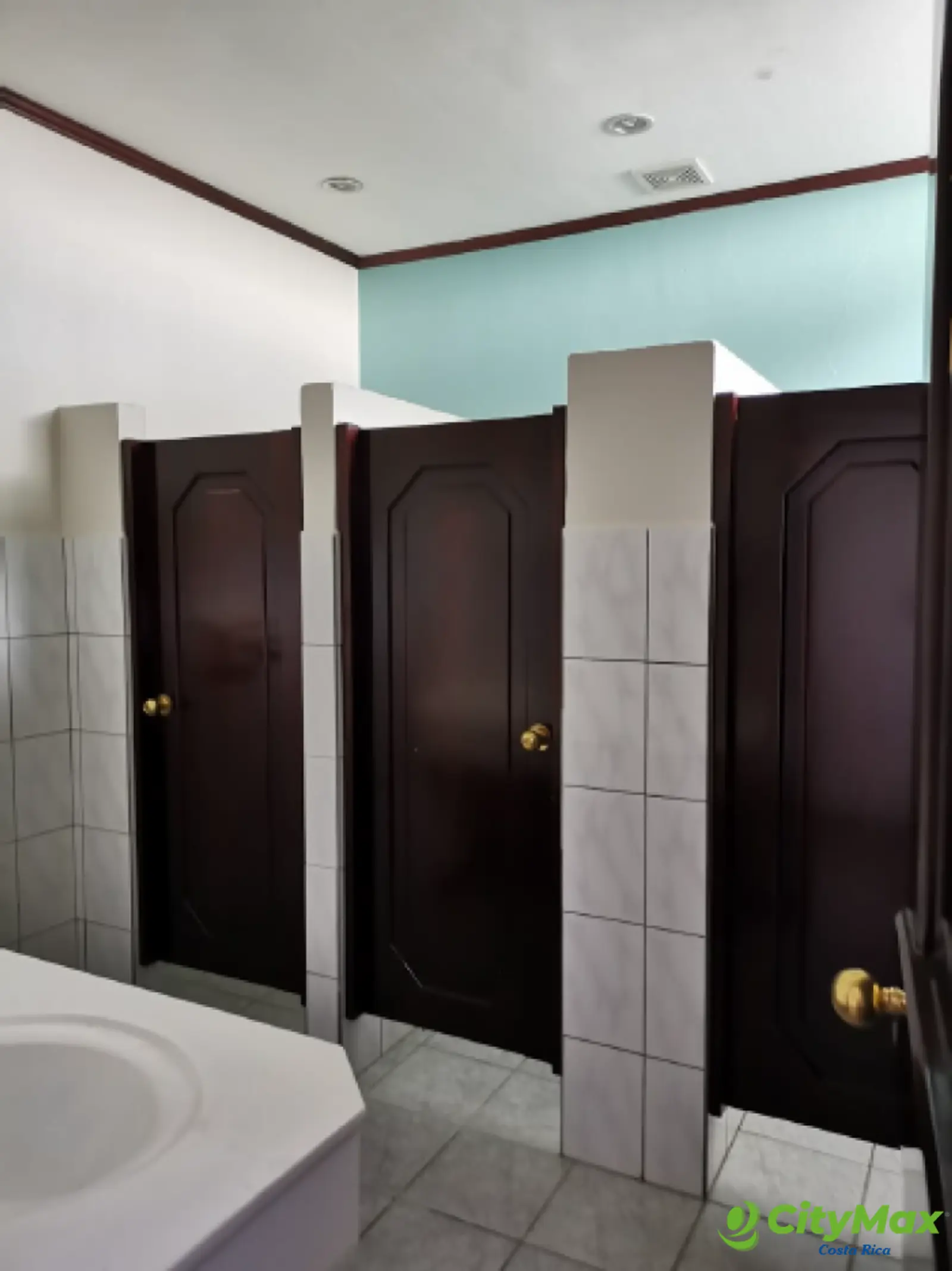 Oficinas en Alquiler con 1,056 m² en Barreal Heredia - foto 19