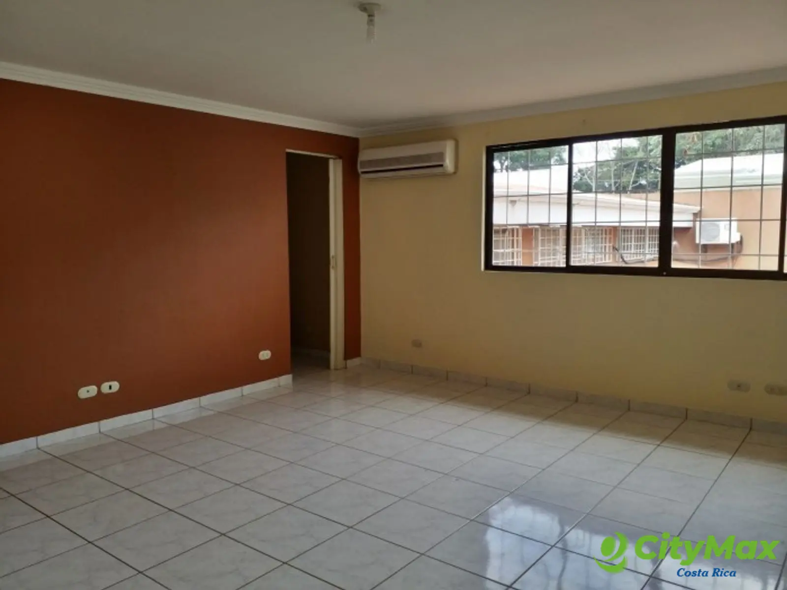 Hermosa Casa en Venta Urbanizacion La Trinidad Alajuela - foto 4