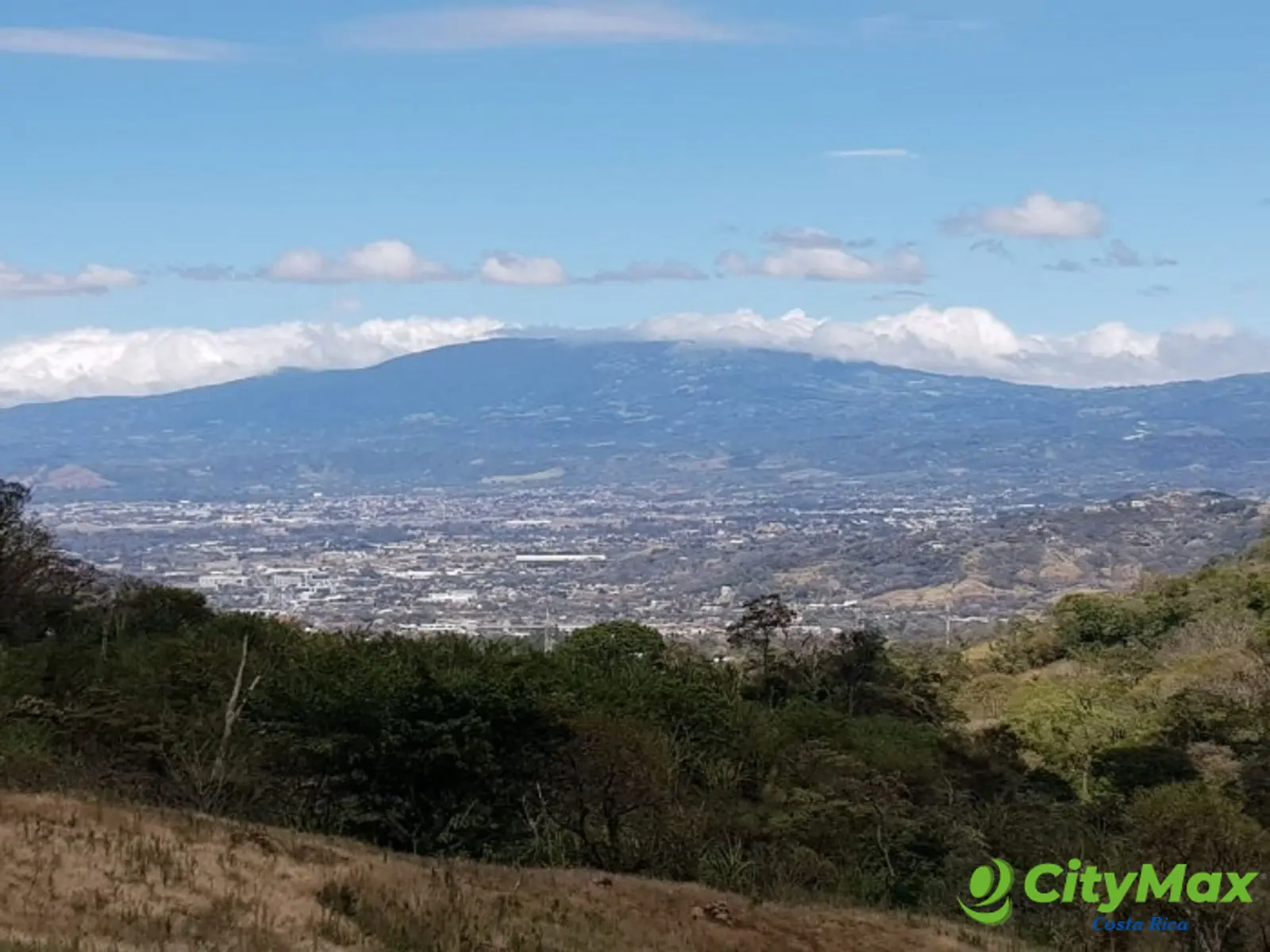 Finca en Venta en Santa Ana Ideal para Desarrollo - foto 4