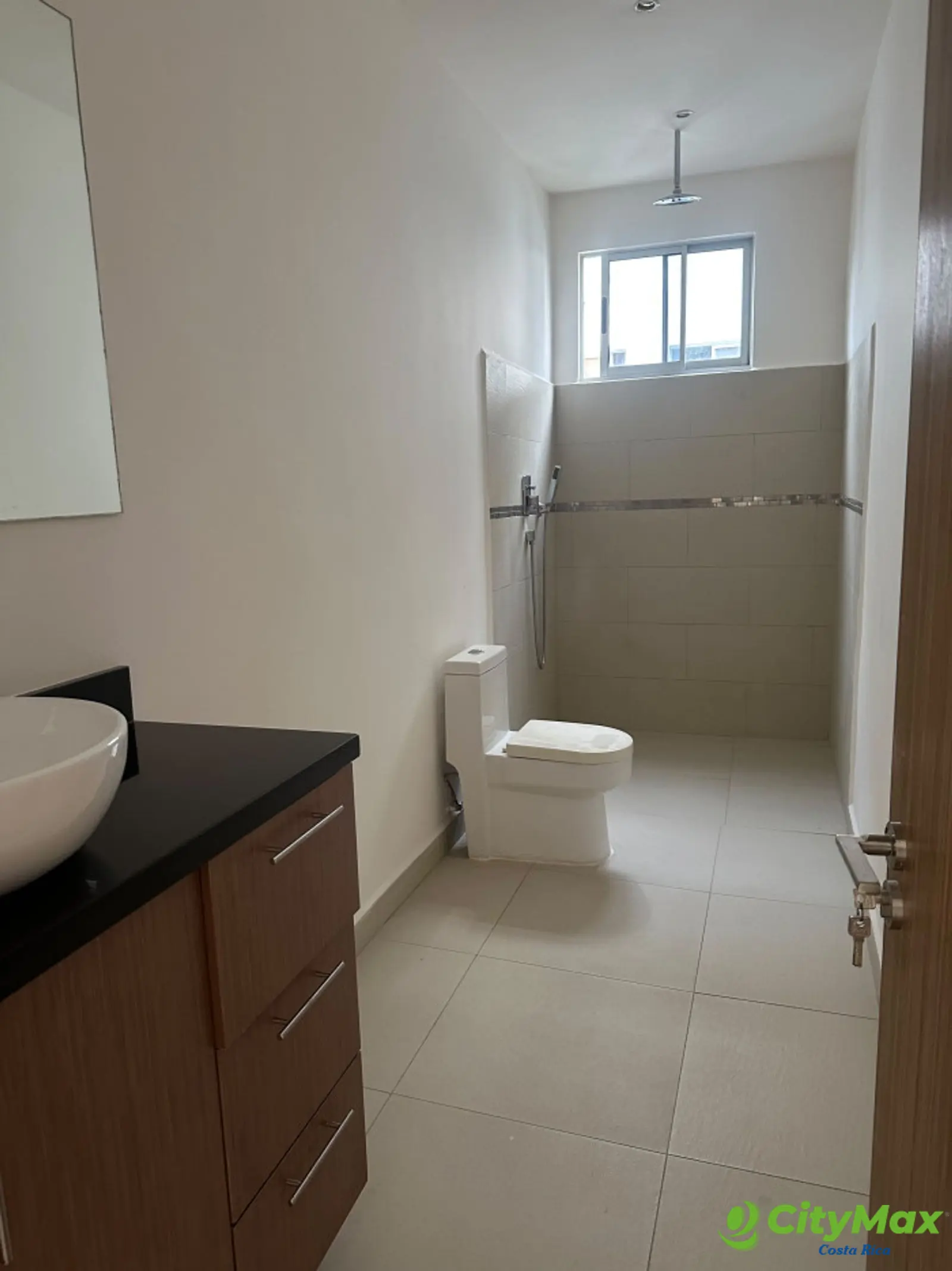 Apartamento en venta en Santa Ana en condominio - foto 5