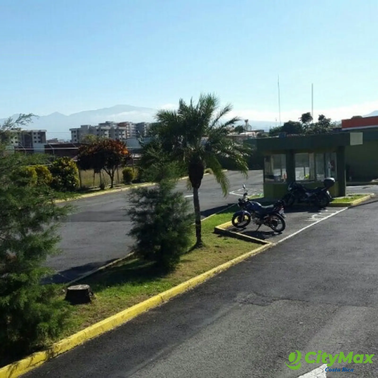 Local Comercial en renta Centro Comercial Hatillo - foto 2