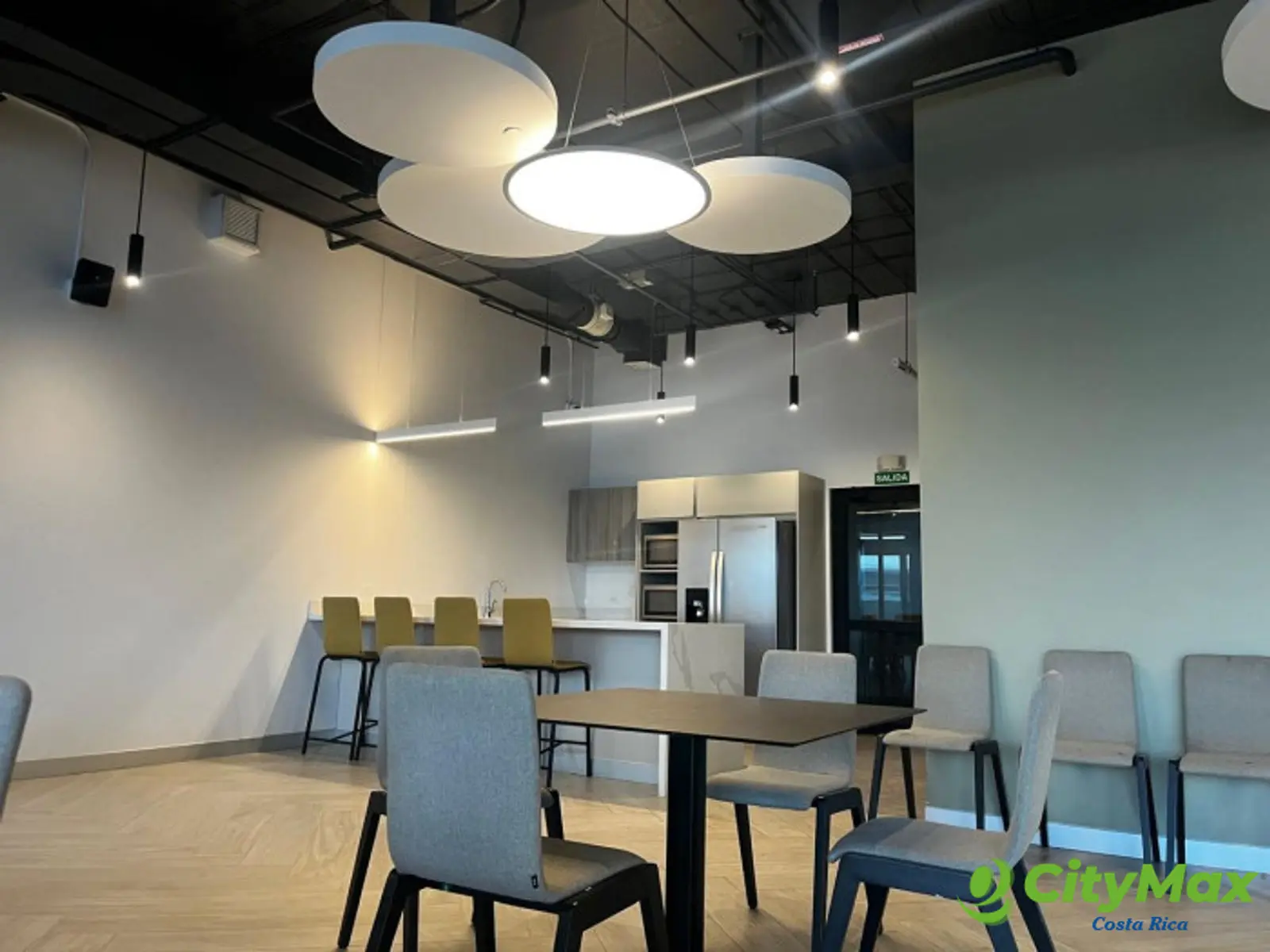 Amplia Oficina de 150m2 en Renta en San Pedro, San José - foto 2
