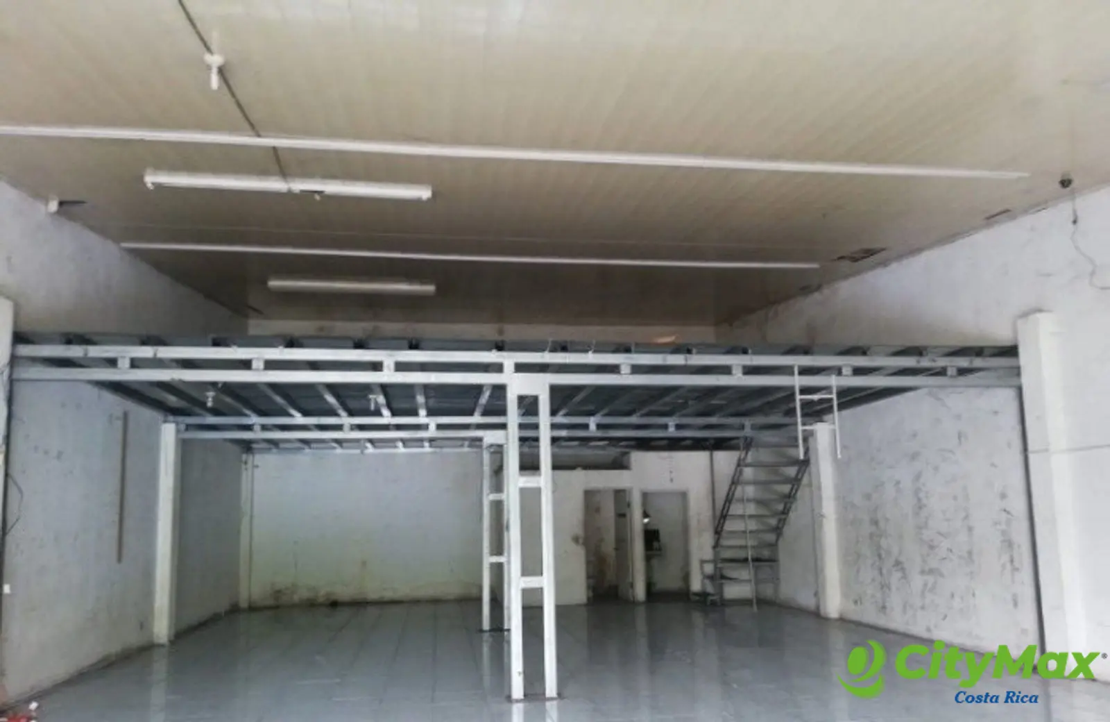 Local en Alquiler en Guápiles con Excelente Ubicación - foto 4