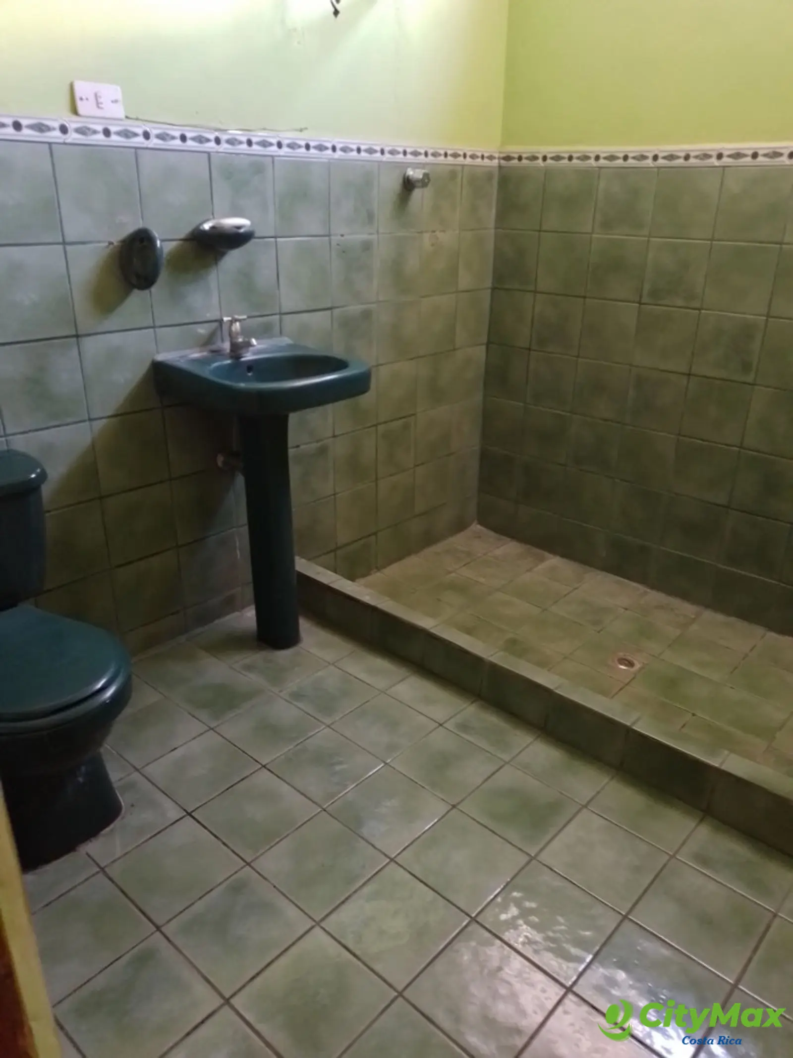 Venta de casa con uso de suelo mixto Cartago La Union  - foto 3