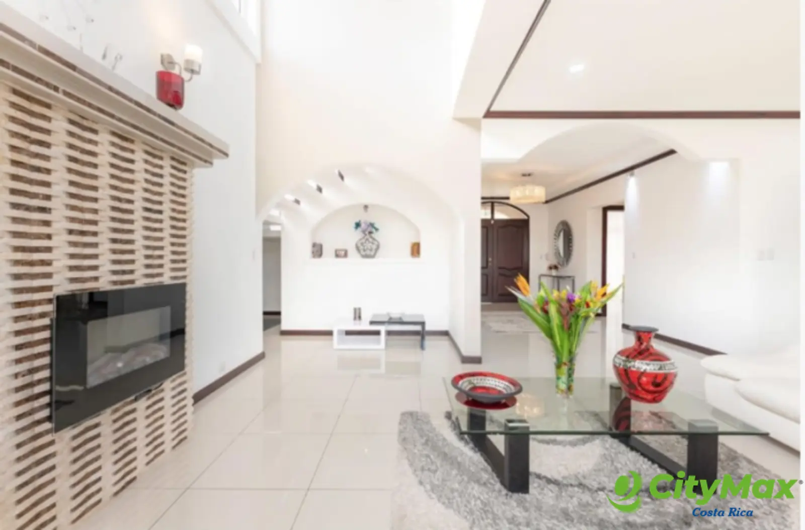 Casa de Lujo en Condominio Roble Sabana - Sala principal