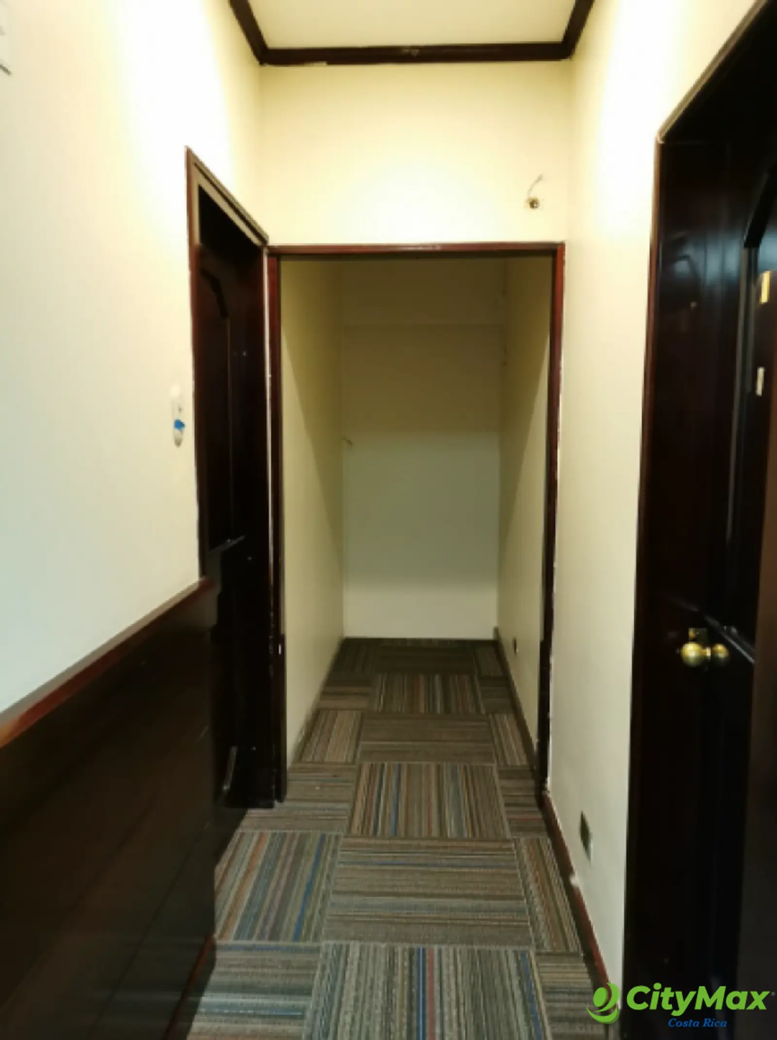 Oficinas en Alquiler con 1,056 m² en Barreal Heredia - foto 20
