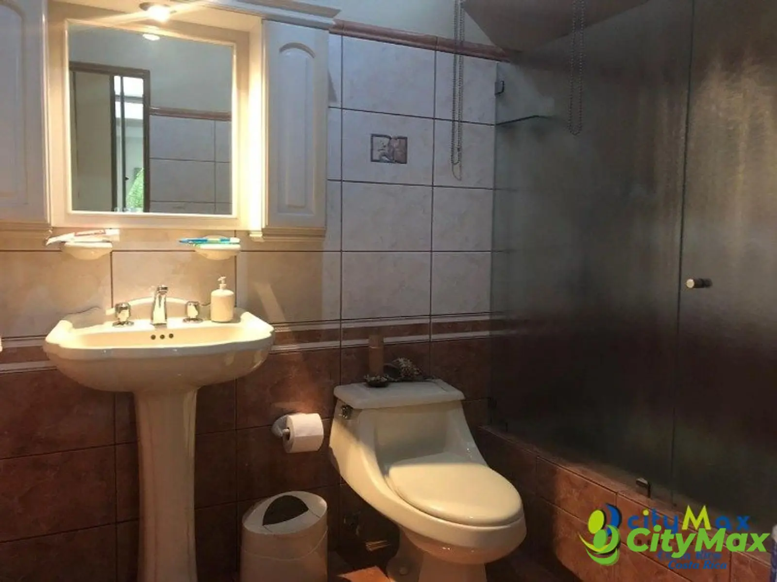 Casa en venta en Alajuela Centro, cercana a Pizza Hut. - foto 11