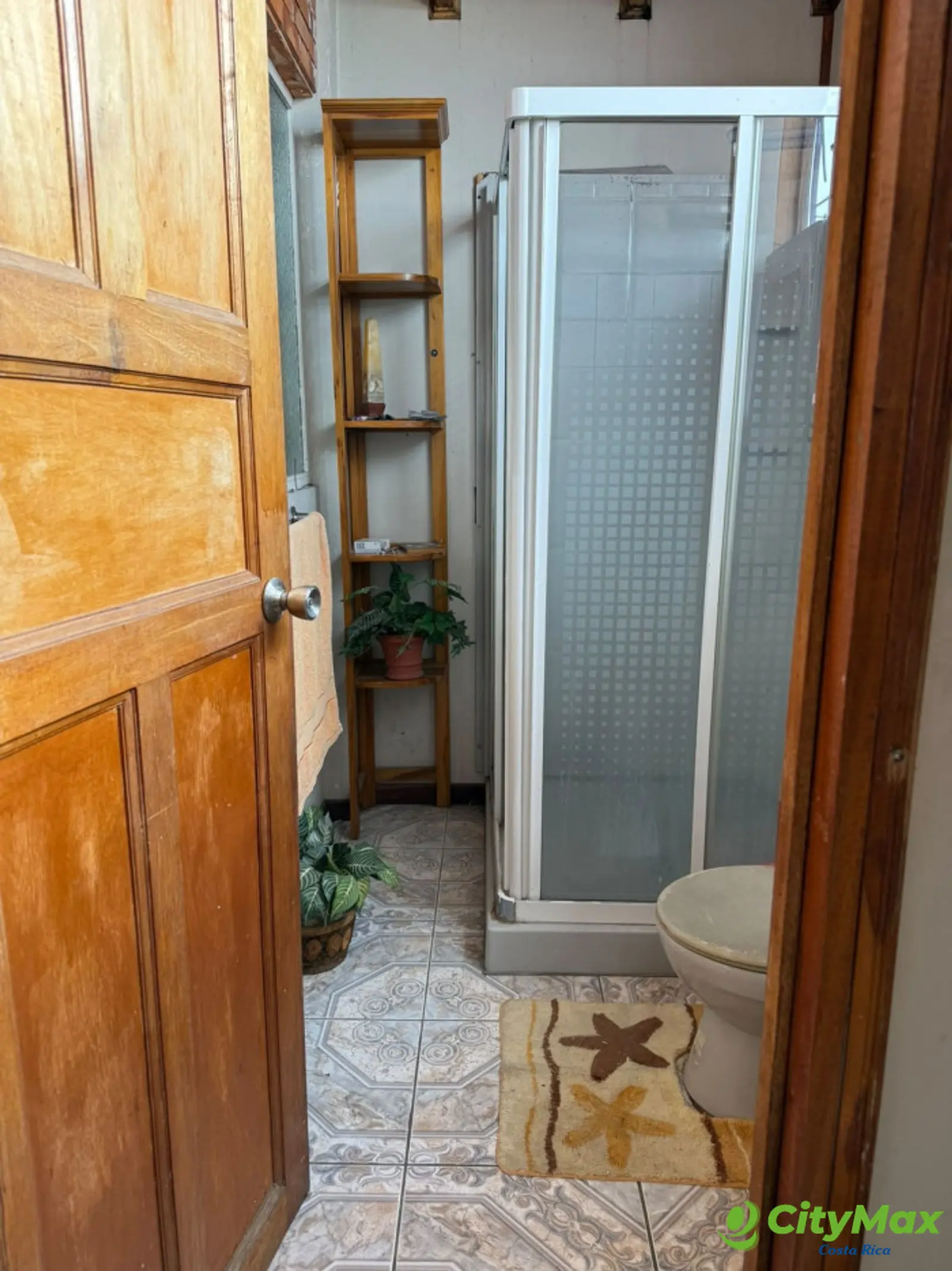 Venta de Bodega en Sabanilla con área admin/hab - foto 6