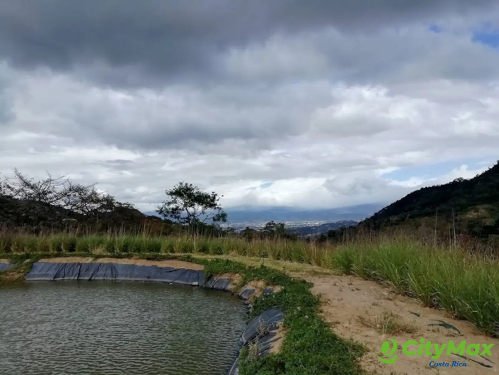 Finca en Venta en Santa Ana Ideal para Desarrollo - foto 2