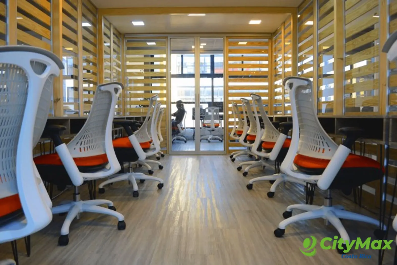 En alquile oficinas equipadas Santa Ana centro - foto 10