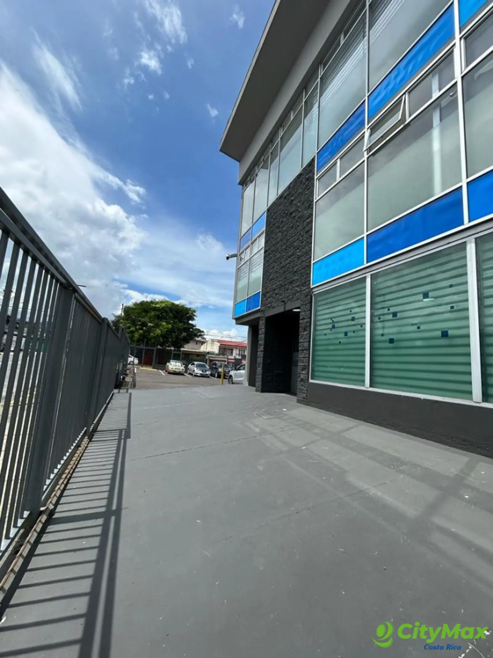 Edificio Corporativo de 690 m2 en Renta en La Uruca SJ. - foto 2