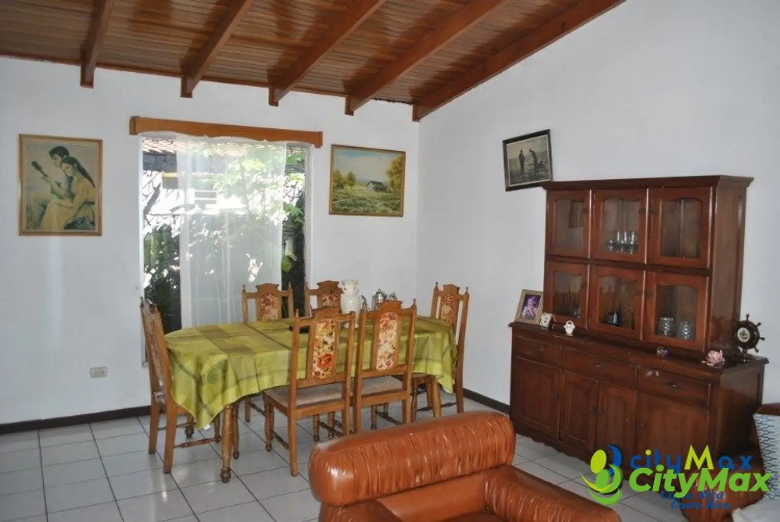 Casa en Venta en Alajuela Centro con Amplio Jardín - foto 3