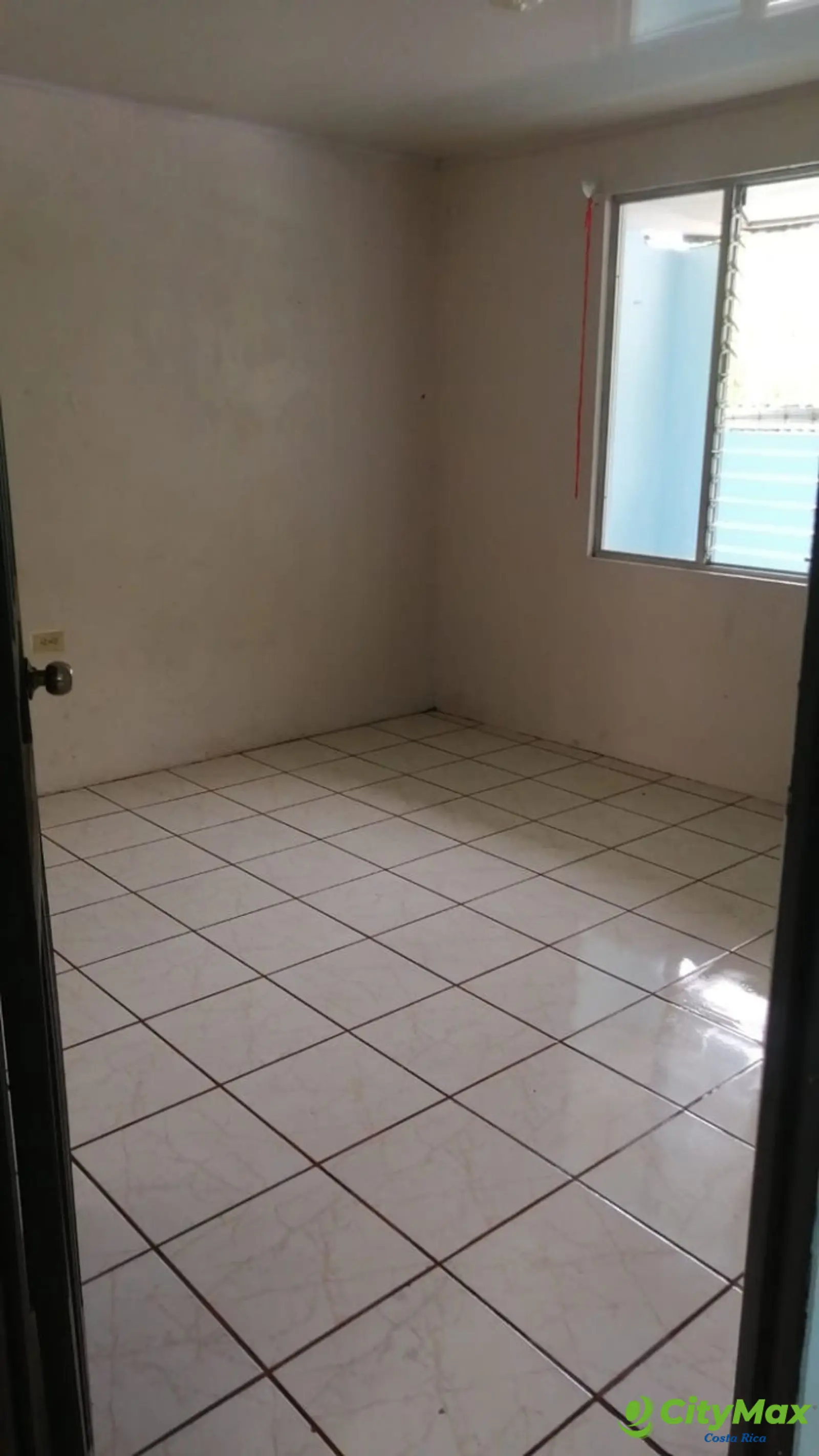 En Venta propiedad con 2 casas, 1 apartamento y 1 local - foto 4