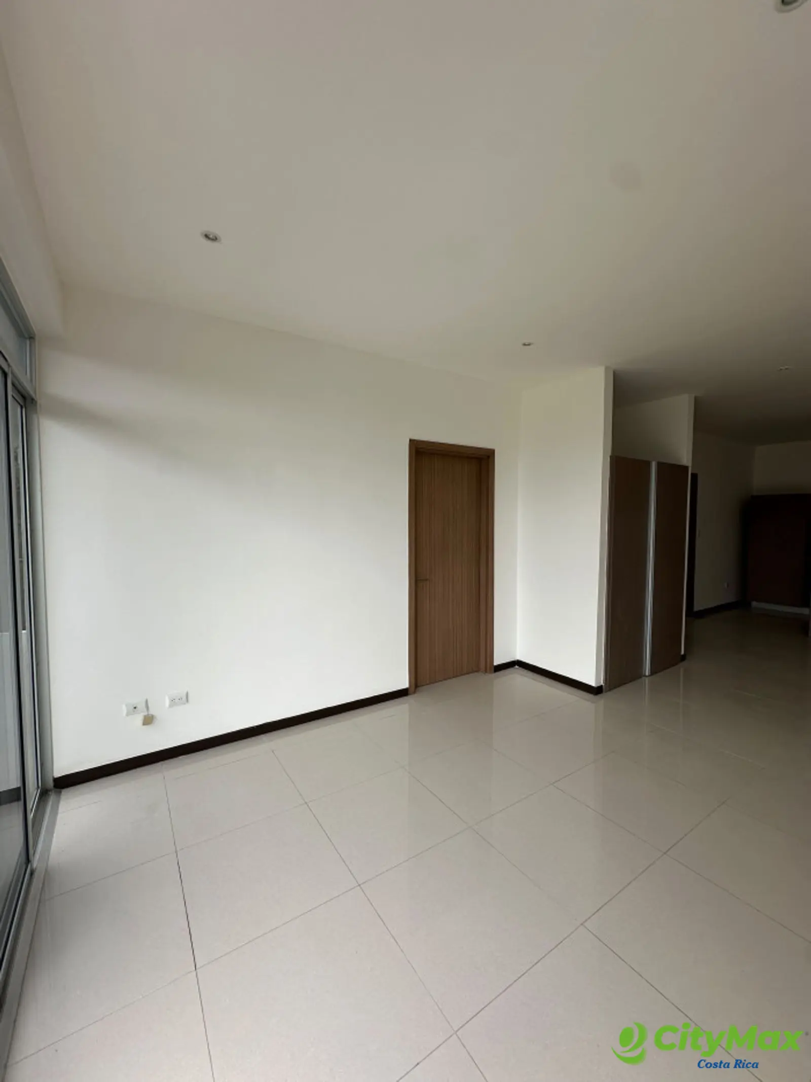 Apartamento en venta en Santa Ana en condominio - foto 3