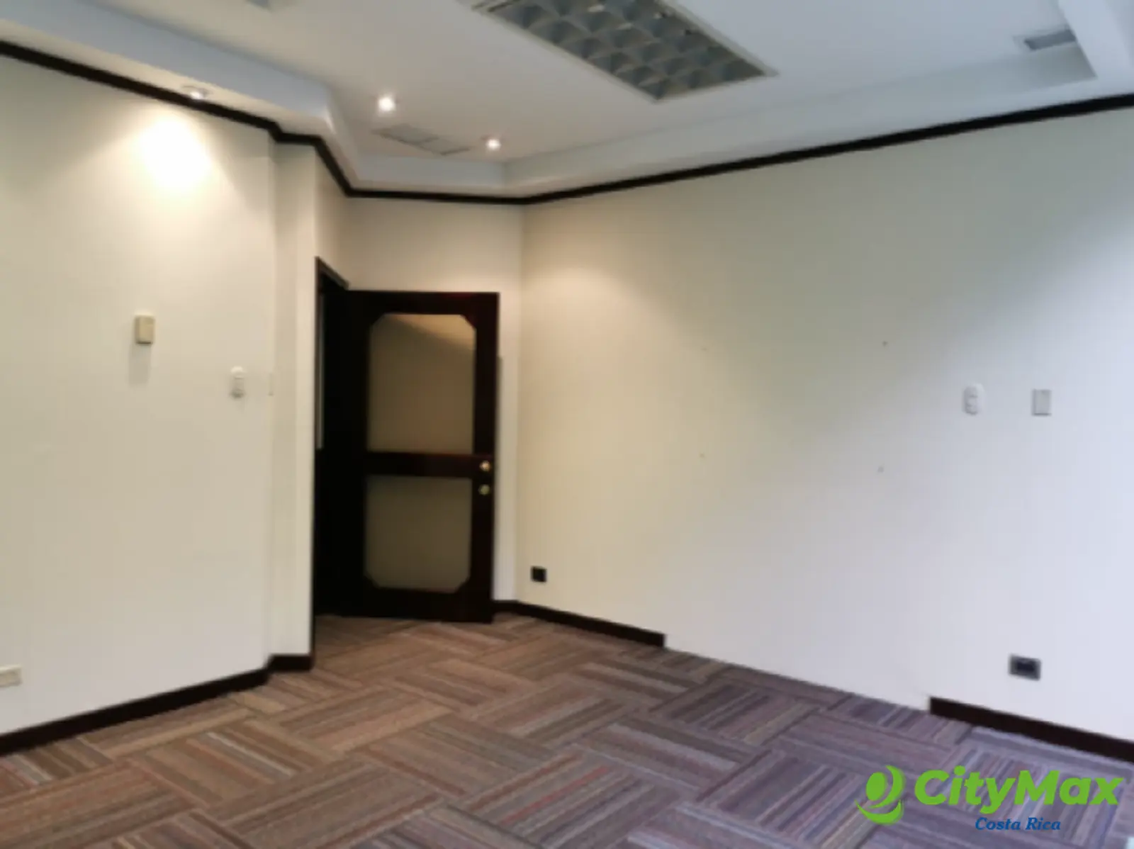 Oficinas en Alquiler con 1,056 m² en Barreal Heredia - foto 11