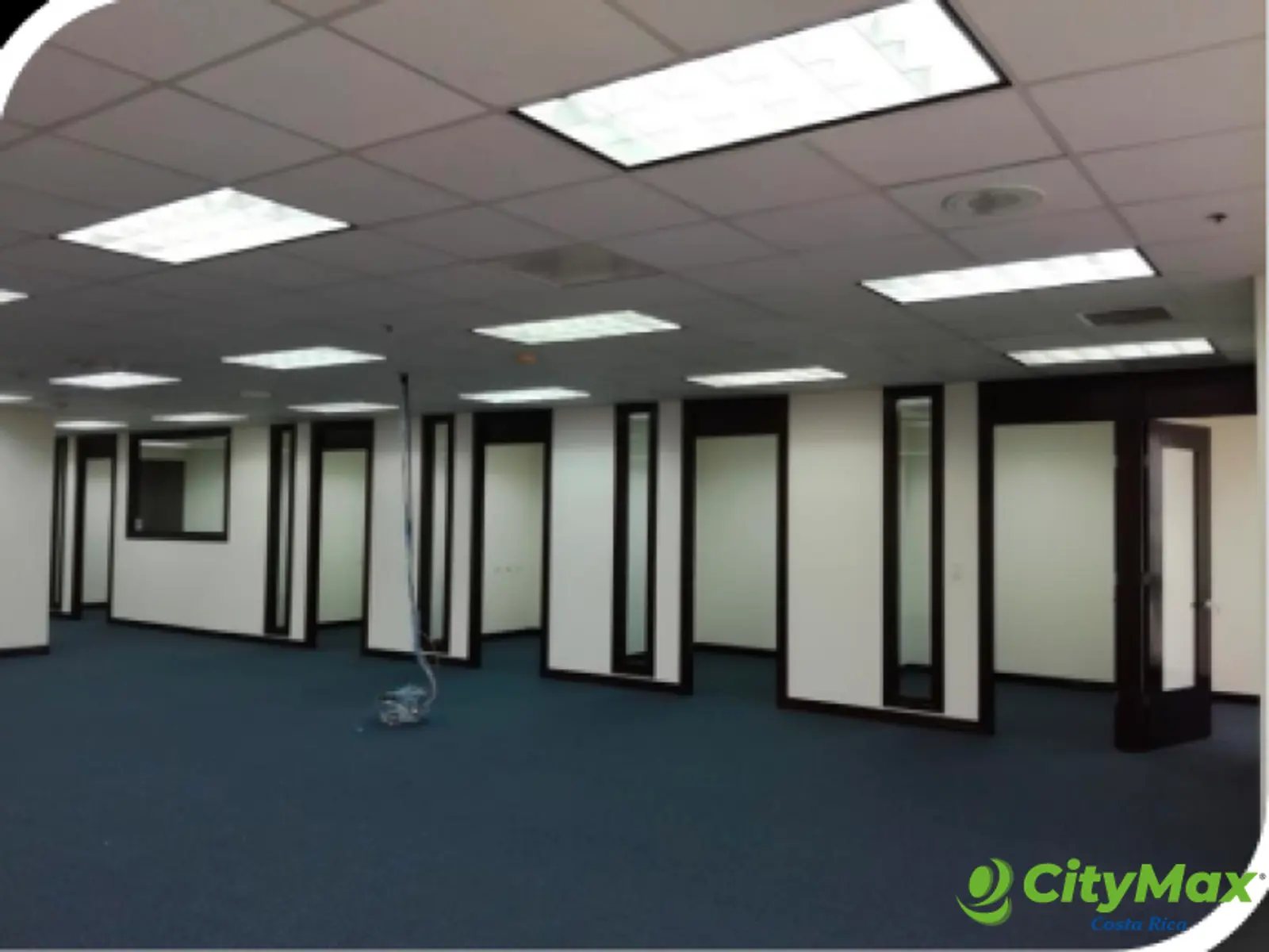 Oficina en Arriendo de 564 m² en Oficentro en Santa Ana - foto 2